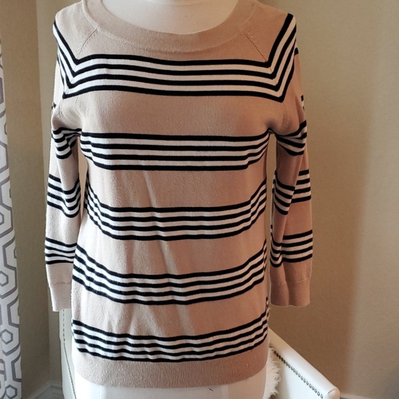 Sweater - Picture 1 of 1